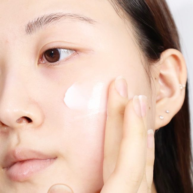 4 sản phẩm skincare nàng 30+ có thể mua với giá bình dân, mà chất lượng chống lão hóa không thua loại đắt tiền - Ảnh 2.