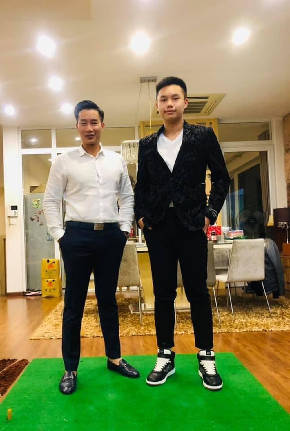 BTV Hoa Thanh Tung: Becoming a boss at VTV, his wife is getting younger and more beautiful, and his son is nearly 1m90 tall - Photo 12.