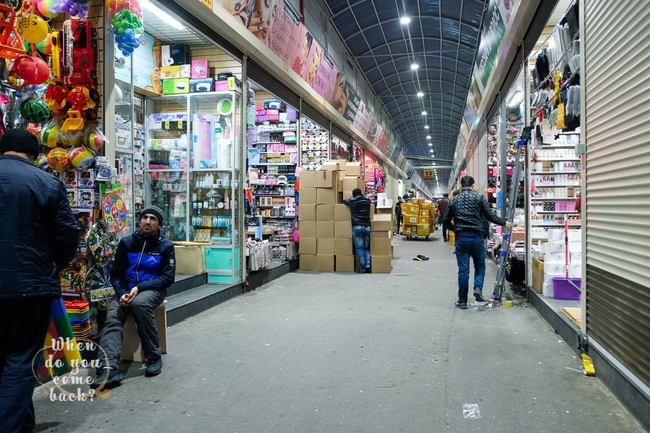 A Vietnamese girl in Russia tells a story about going to Chim Market but not selling birds: 400,000m2 wide, selling everything in the world, looking at the price of a 500ml juice bottle, she was shocked! - Photo 7. A Vietnamese girl in Russia tells a story about going to Chim Market but not selling birds: 400,000m2 wide, selling everything in the world, looking at the price of a 500ml juice bottle, she was shocked! - Photo 7.