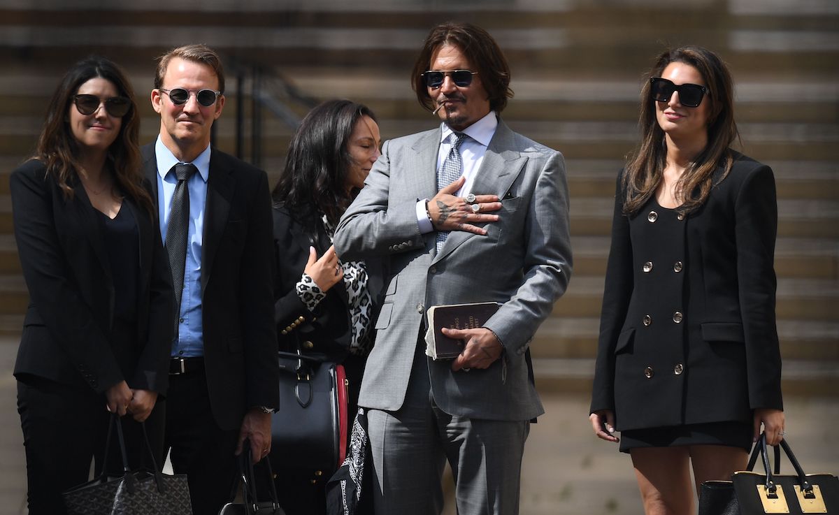 Finally, Johnny Depp's side also officially spoke about Amber Heard's disastrous performance in court - Photo 4.