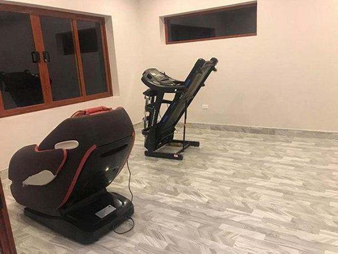 Hà Đức Chinh: Từ cậu bé quê nghèo trở thành cầu thủ nổi tiếng, xây “biệt phủ” ở quê - tậu chung cư trên phố, viên mãn bên vợ đẹp - Ảnh 10. Hà Đức Chinh: Từ cậu bé quê nghèo trở thành cầu thủ nổi tiếng, xây “biệt phủ” ở quê - tậu chung cư trên phố, viên mãn bên vợ đẹp - Ảnh 10.