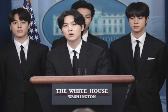 BTS with an impressive statement about inequality at the White House, surprised that the group's music can reach the world - Photo 3.