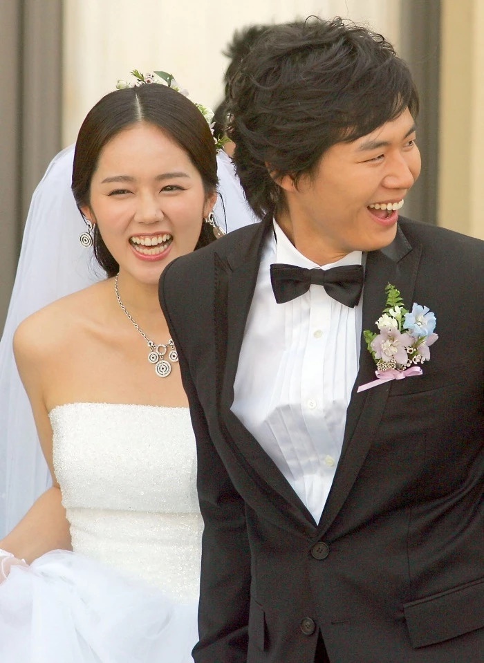 Korean beauty icon: From childhood abuse to perfect marriage, look - Photo 3.