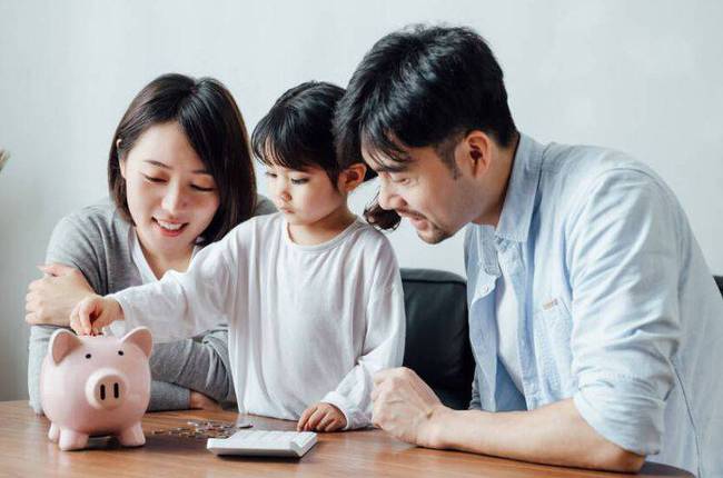 Con hỏi: Nhà mình có giàu không?, câu trả lời của mẹ sẽ quyết định tương lai con, người thông minh phản ứng theo cách này - Ảnh 2.