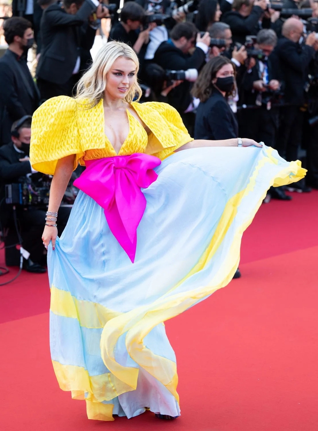 Nhất và Bét trên thảm đỏ Cannes 2022: Hoa hậu đẹp nhất thế giới lại mặc xấu nhất mới tài! - Ảnh 16.