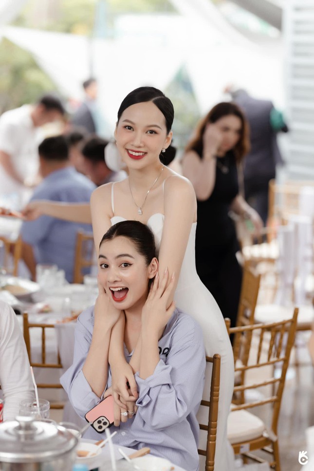 Dàn người đẹp Hoa hậu Việt Nam 2020 bê tráp trong đám hỏi của Top 5 Phạm Thị Phương Quỳnh - Ảnh 4.