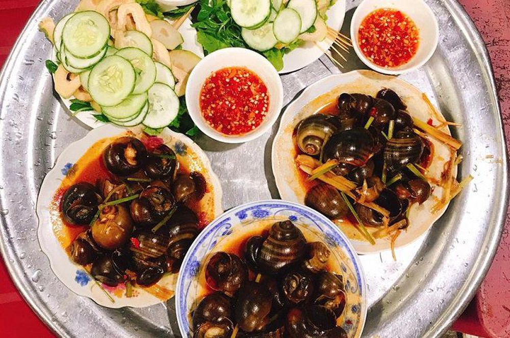 The oldest snail shop in Hue, always full of tables because of the dipping sauce while eating and crying - Photo 2.