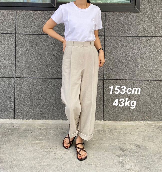 Korean women prove that casual pants + sandals are the perfect formula to wear to the office - Photo 5.