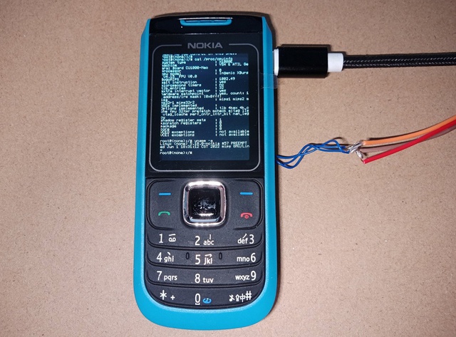 Đam mê phần cứng, hacker độ điện thoại phổ thông Nokia 1680 thành máy tính Linux - Ảnh 1.