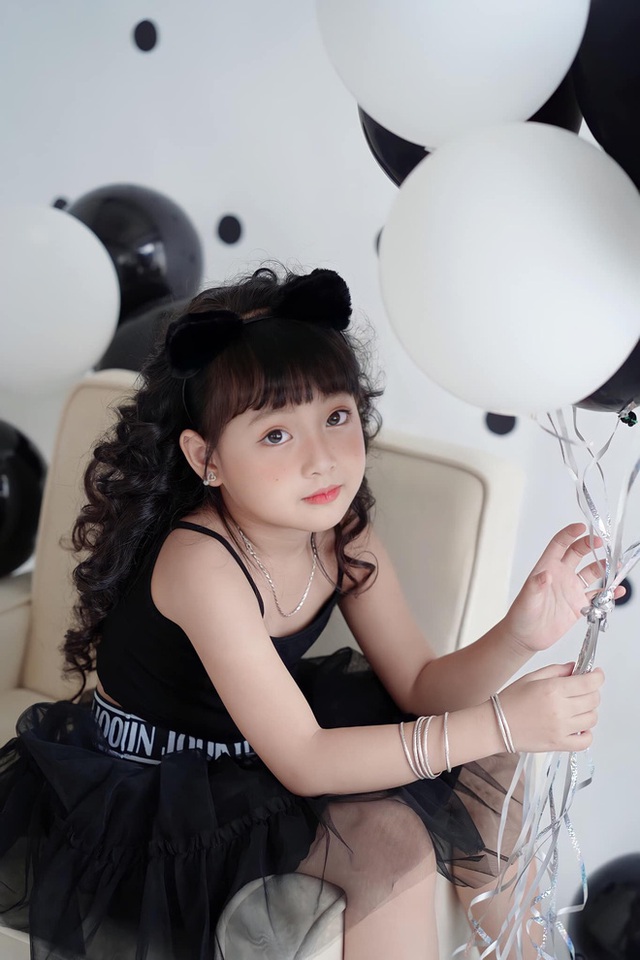 Vẻ ngo&agrave;i đ&aacute;ng y&ecirc;u, phong c&aacute;ch s&agrave;nh điệu của b&eacute; Quỳnh Chi - V&acirc;n V&acirc;n Thương Ng&agrave;y Nắng Về - Ảnh 5.
