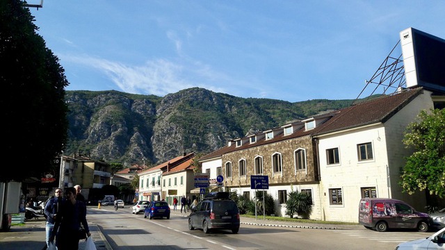 B&aacute;t canh mồng tơi tr&ecirc;n b&atilde;i biển nước Ph&aacute;p v&agrave; chuyện domino l&ograve;ng tốt từ c&ocirc; du học sinh Việt - Ảnh 13.