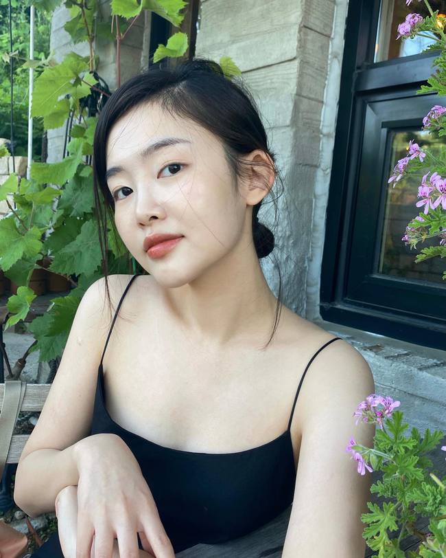 4 lưu &yacute; gi&uacute;p n&agrave;ng da dầu chọn được lọ kem chống nắng thật chuẩn, muốn b&ocirc;i mỗi ng&agrave;y - Ảnh 1.