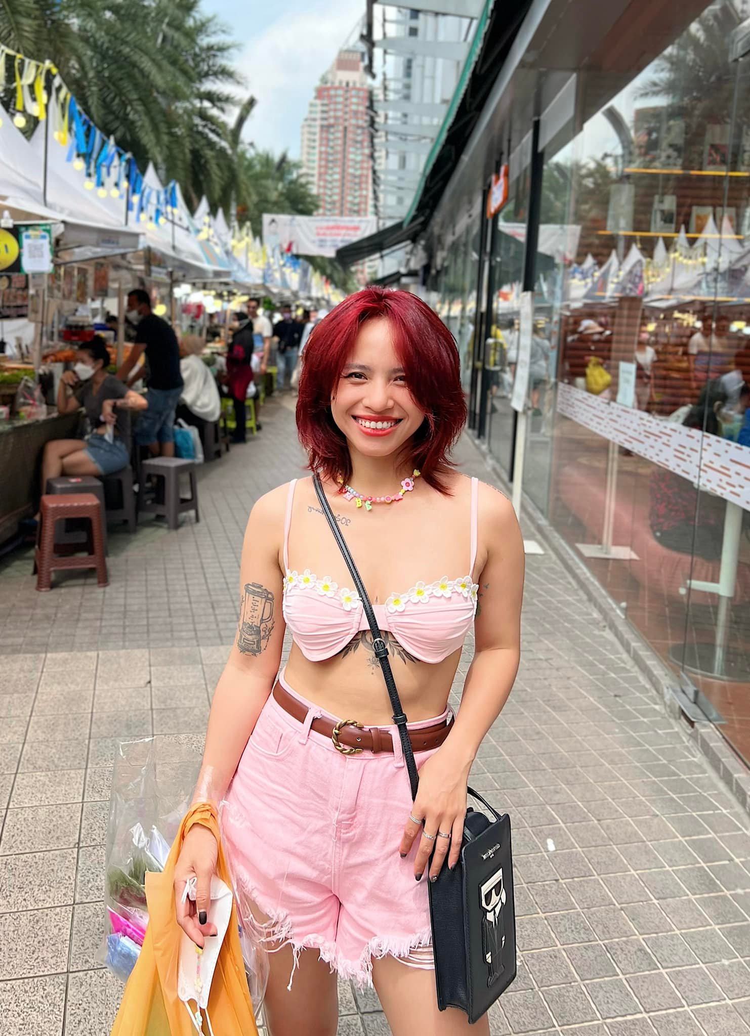 Cuộc sống 4 quán quân Cười Xuyên Việt: Lê Dương Bảo Lâm - Ngọc Phước được đón nhận, 1 nhân vật gây xôn xao - Ảnh 9. Cuộc sống 4 quán quân Cười Xuyên Việt: Lê Dương Bảo Lâm - Ngọc Phước được đón nhận, 1 nhân vật gây xôn xao - Ảnh 9.