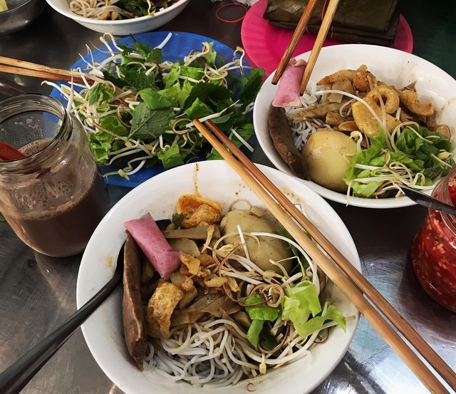 Gia Lai có món đặc sản bún cua thối - nghe tên thì hết hồn mà một khi đã thử thì thương nhớ không lối thoát! - Ảnh 4.