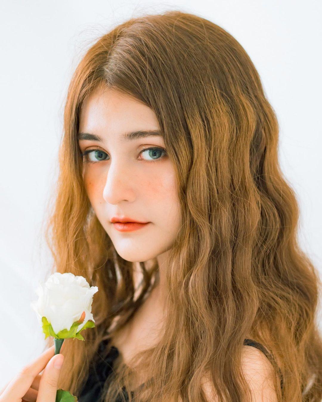 Voyaga etgan rus ayollari ishtirokida virussiz porno