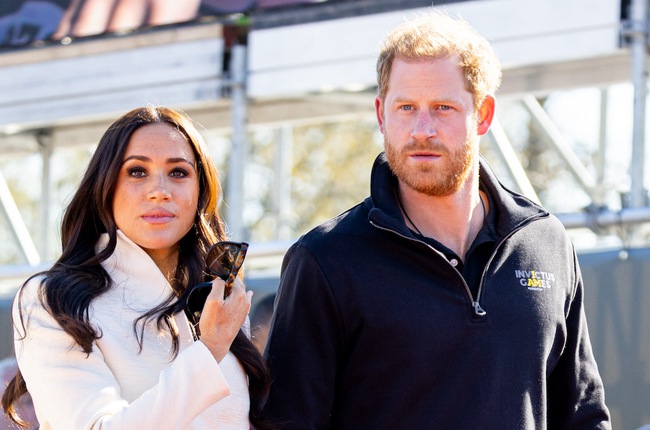 Vợ chồng Meghan Markle bị nhắc nhở về cơ hội cuối c&ugrave;ng h&ograve;a giải với gia đ&igrave;nh ho&agrave;ng gia - Ảnh 2.