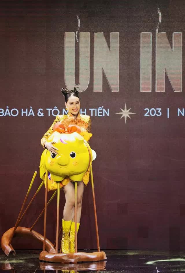 Những trang phục dân tộc khó hiểu tại Hoa hậu Hoàn vũ Việt Nam 2022 - Ảnh 2.