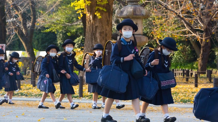 Nhật Bản: Tranh cãi xung quanh các quy định hà khắc trong trường học - Ảnh 1.