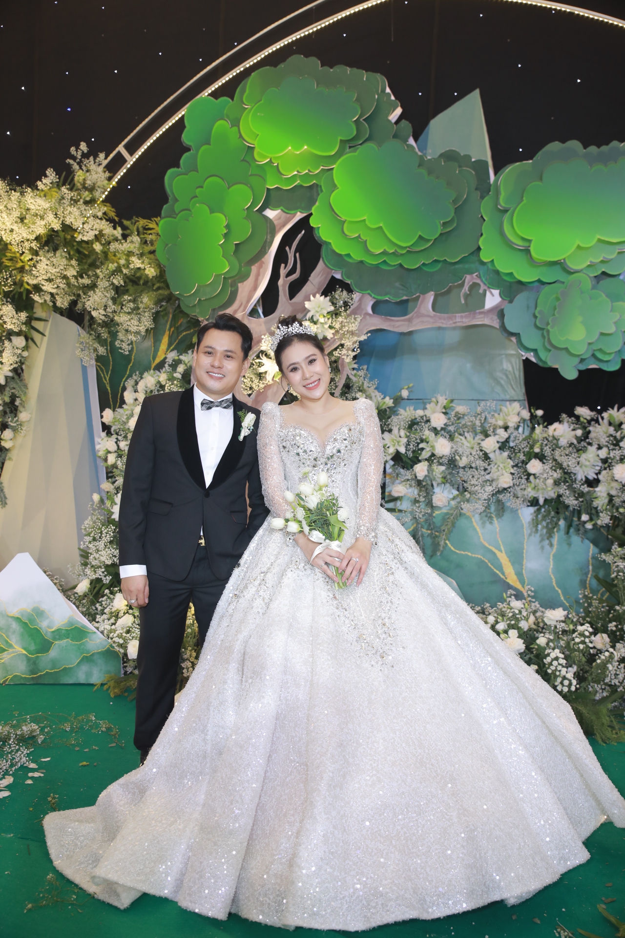 Đ&aacute;m cưới Hồ B&iacute;ch Tr&acirc;m tại TP.HCM: C&ocirc; d&acirc;u ch&uacute; rể t&igrave;nh tứ, Puka - vợ chồng Phương Trinh Jolie v&agrave; d&agrave;n sao quy tụ!  - Ảnh 20.