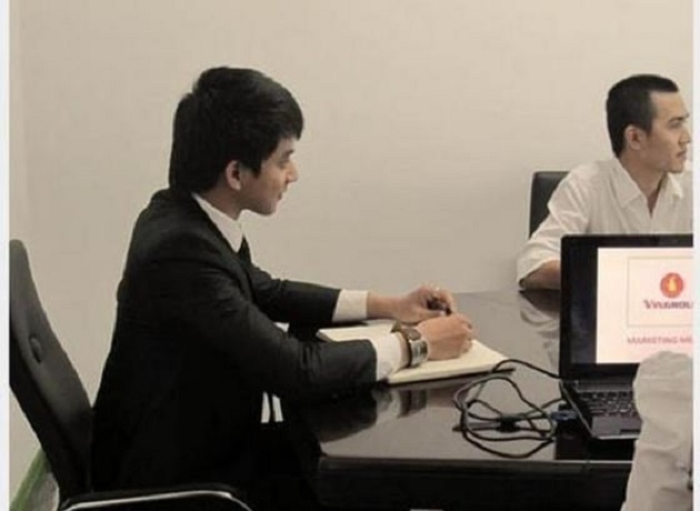 Dạy con th&agrave;nh t&agrave;i như tỷ ph&uacute; Phạm Nhật Vượng: Cho con bốc gạch để kiếm tiền, ăn cơm xong tự dọn chứ kh&ocirc;ng ai phục vụ, l&agrave;m kh&ocirc;ng được th&igrave; xuống chức - Ảnh 1.