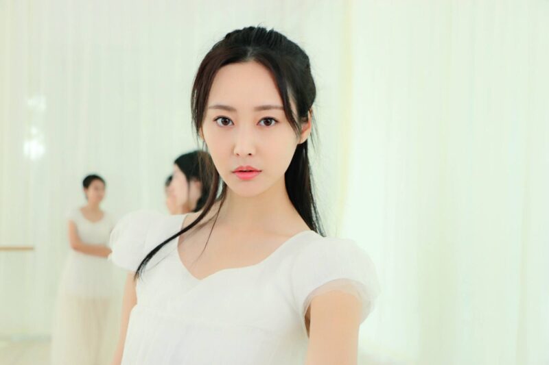 Mỹ nhân bị ghét nhất Như Ý Truyện: Đẹp mà toàn đóng vai ác, gặp chỉ trích vì gần gũi 1 mỹ nam hạng A - Ảnh 3. Mỹ nhân bị ghét nhất Như Ý Truyện: Đẹp mà toàn đóng vai ác, gặp chỉ trích vì gần gũi 1 mỹ nam hạng A - Ảnh 3.
