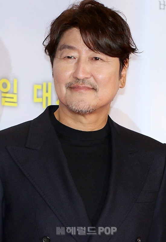Press conference on the red carpet, gathering 30 A-list stars: Kang Dong Won and V (BTS) dominated the obese Lee Min Ho, IU invited BLACKPINK and the top beauties to attend - Photo 24. Press conference on the red carpet, gathering 30 A-list stars: Kang Dong Won and V (BTS) dominated the obese Lee Min Ho, IU invited BLACKPINK and the top beauties to attend - Photo 24.