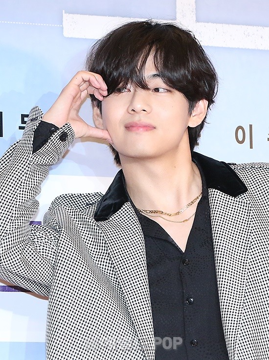 Press conference on the red carpet, gathering 30 A-list stars: Kang Dong Won and V (BTS) dominated the obese Lee Min Ho, IU invited BLACKPINK and the top beauties to attend - Photo 4. the obese Lee Min Ho, IU invited BLACKPINK and the top beauties to attend - Photo 4.