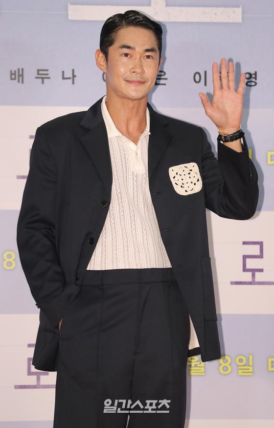 Press conference on the red carpet, gathering 30 A-list stars: Kang Dong Won and V (BTS) dominated the obese Lee Min Ho, IU invited BLACKPINK and the top beauties to attend - Photo 39. Press conference on the red carpet, gathering 30 A-list stars: Kang Dong Won and V (BTS) dominated the obese Lee Min Ho, IU invited BLACKPINK and the top beauties to attend - Photo 39.