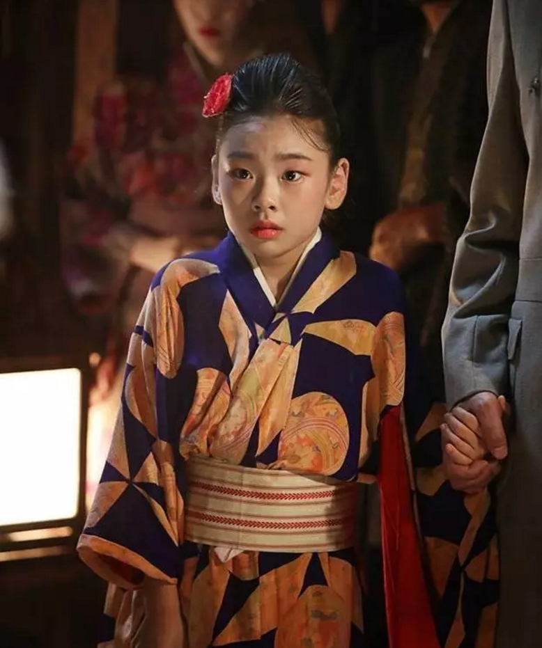 I don't recognize Train To Busan anymore: Growing up to be a beautiful girl, only 16 years old, but acting in all blockbusters - Photo 7. I don't recognize Train To Busan anymore: Growing up to be a beautiful girl, only 16 years old, but acting in all blockbusters - Photo 7.