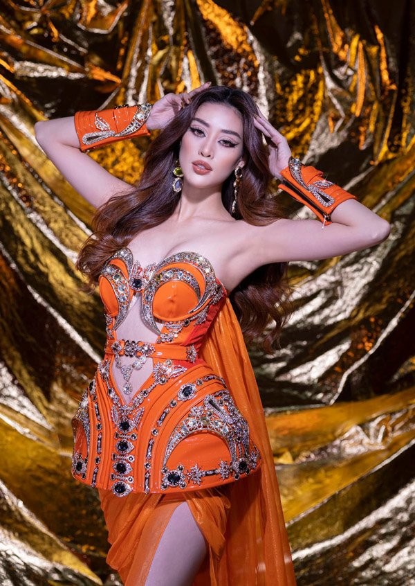 Khánh Vân diện váy chiến binh đẹp xuất sắc đi đập hộp vương miện Hoa hậu Hoàn vũ Việt Nam 2022 - Ảnh 5.