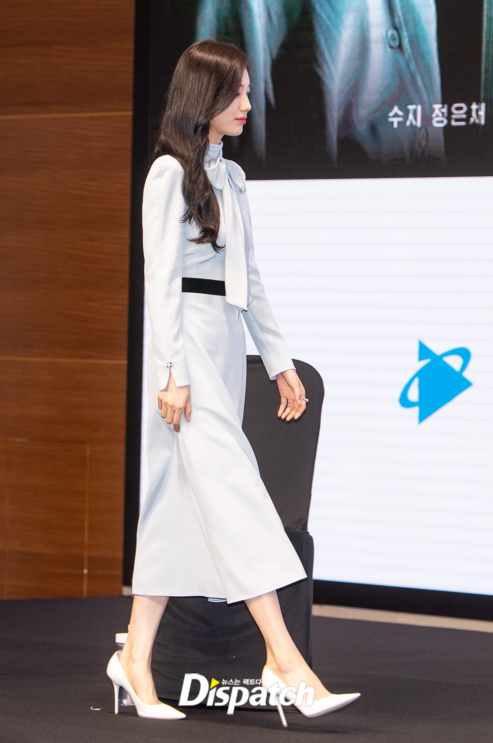 The nation's first love Suzy was stunned with the skin in the super close-up corner, the beauty of the Eternal King was completely inferior at the Anna movie press conference - Photo 2.