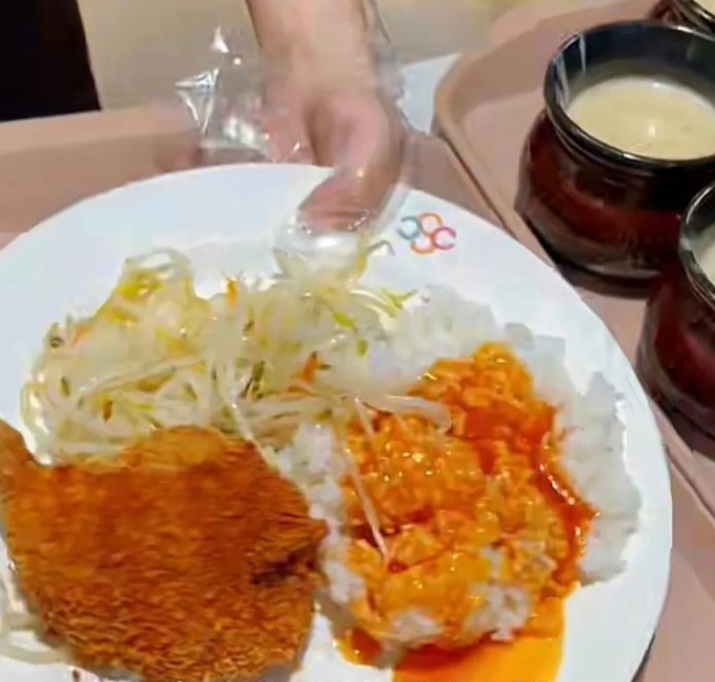 Văn hóa ăn đứng trong trường đại học bậc nhất hé lộ chân tướng: Người tài giỏi làm điều khác biệt để thành công! - Ảnh 3.