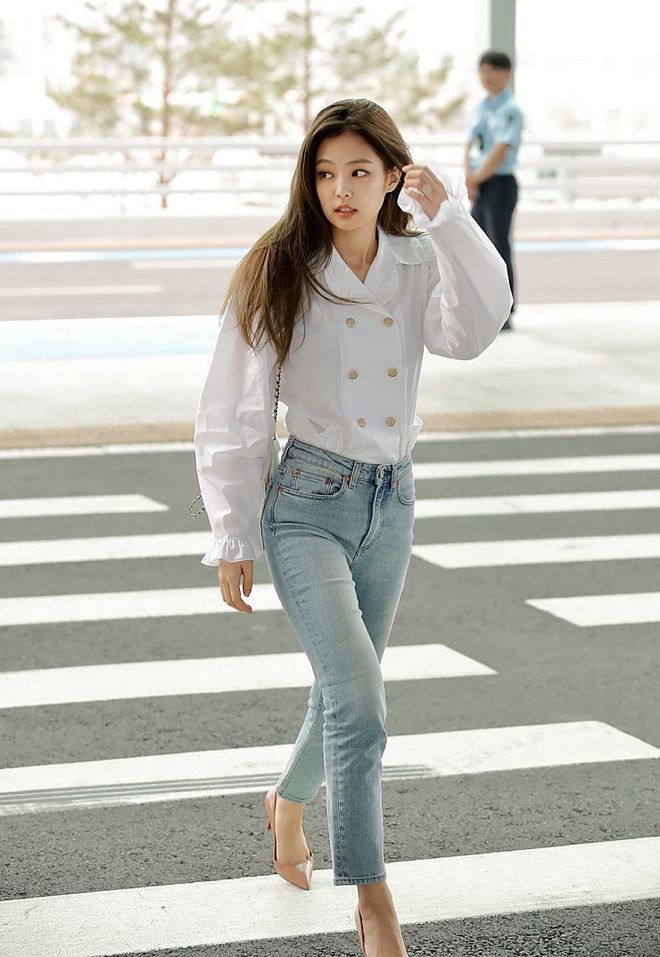 Jennie (BLACKPINK) có 8 set đồ hè đáng học lỏm: toàn món quen mặt, đơn giản mà sành điệu vô cùng  - Ảnh 21.