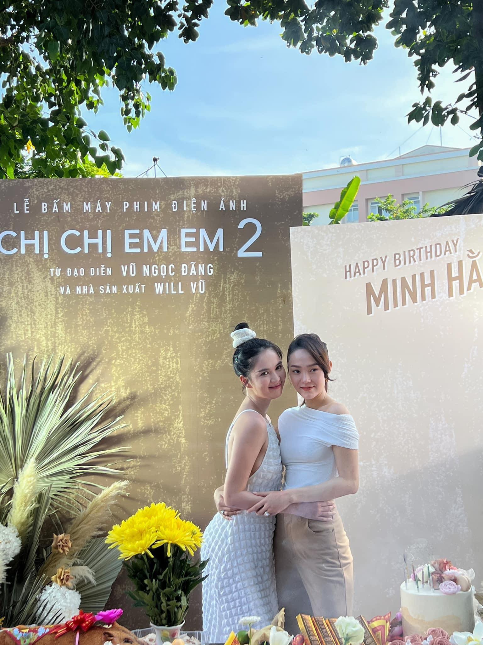 Ngọc Trinh bất ngờ lộ diện cạnh cô dâu đình đám nhất hiện nay, thế chỗ Chi Pu - Thanh Hằng ở dự án mới? - Ảnh 1. Ngọc Trinh bất ngờ lộ diện cạnh cô dâu đình đám nhất hiện nay, thế chỗ Chi Pu - Thanh Hằng ở dự án mới? - Ảnh 1.