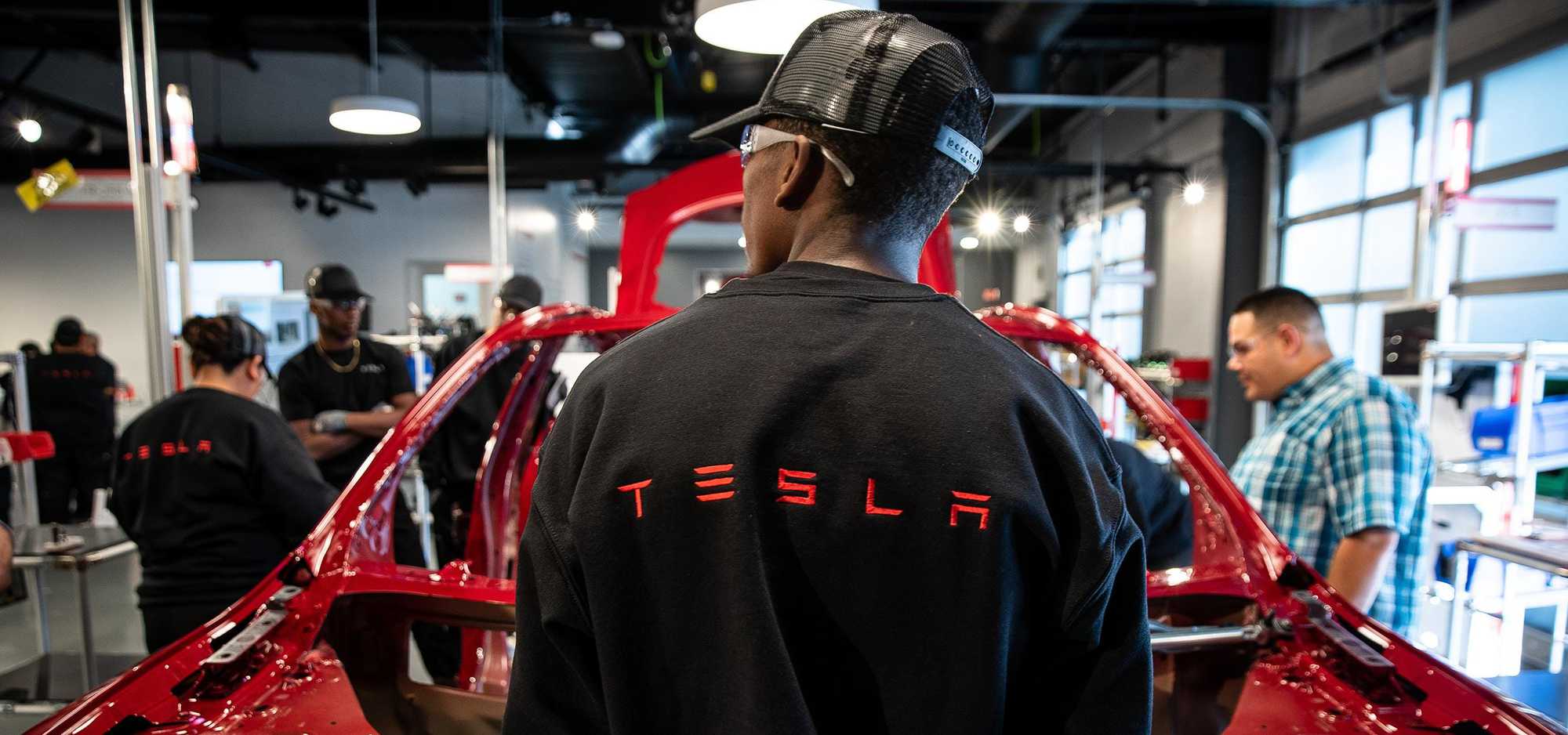 Elon Musk chính thức sa thải 10% nhân viên Tesla, cảnh báo suy thoái kinh tế Mỹ - Ảnh 2. Elon Musk chính thức sa thải 10% nhân viên Tesla, cảnh báo suy thoái kinh tế Mỹ - Ảnh 2.