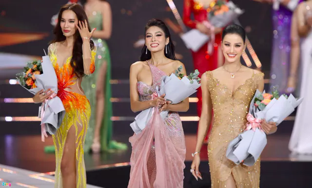 Cựu thí sinh Next Top Model và chị gái Nam Em giành cú đúp đêm Bán kết Hoa hậu Hoàn vũ Việt Nam 2022 - Ảnh 12.