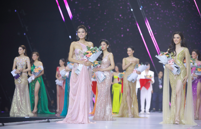 Cựu thí sinh Next Top Model và chị gái Nam Em giành cú đúp đêm Bán kết Hoa hậu Hoàn vũ Việt Nam 2022 - Ảnh 13.