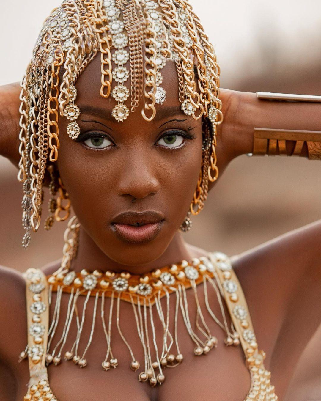 Mỹ nhân da màu được ví như ngọc trai đen trở thành đối thủ của Á hậu Phương Anh ở HH Quốc tế - Ảnh 5. Mỹ nhân da màu được ví như ngọc trai đen trở thành đối thủ của Á hậu Phương Anh ở HH Quốc tế - Ảnh 5.