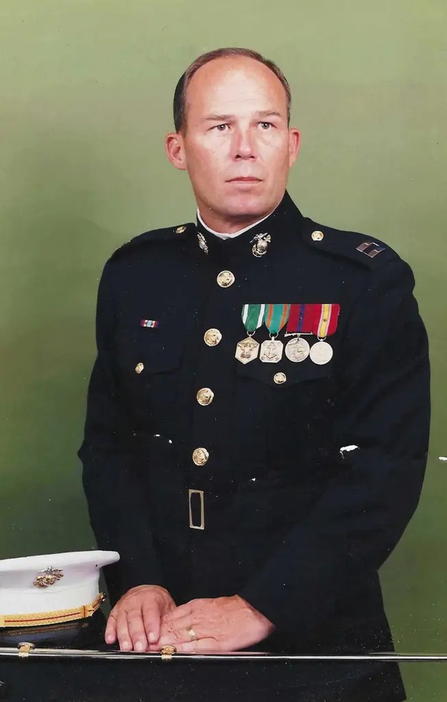 Mạo hiểm tới nơi mệnh danh Thung lũng Chết, du khách tử nạn vì phải đi bộ tìm chỗ đổ xăng - Ảnh 2. Mạo hiểm tới nơi mệnh danh Thung lũng Chết, du khách tử nạn vì phải đi bộ tìm chỗ đổ xăng - Ảnh 2.