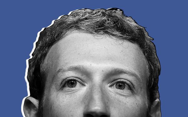 Mark Zuckerberg tự mãn lạc quan giữa cơn bão ngầm - Ảnh 1.