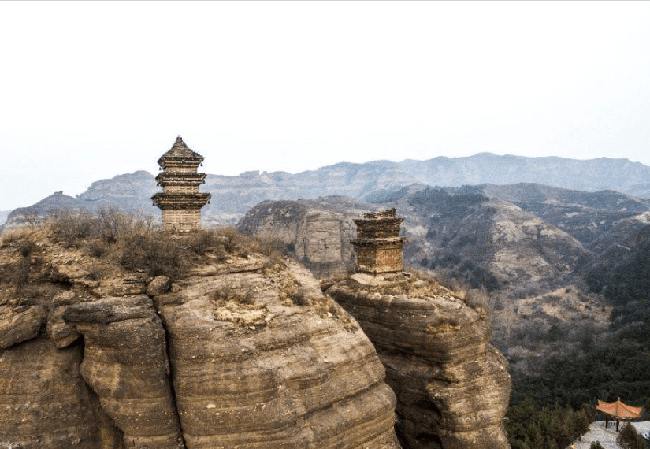 Núi sinh đôi độc đáo ở Trung Quốc: Có 2 bảo tháp nghìn năm vững chãi sau địa chấn, sự tồn tại vẫn còn là ẩn số - Ảnh 4.