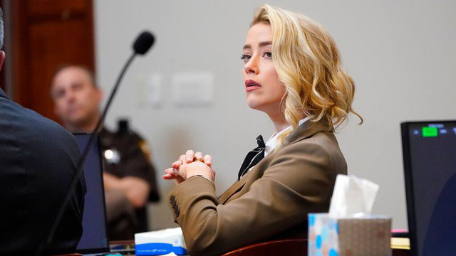 Bị công chúng quay lưng, Amber Heard lên kế hoạch viết tự truyện - Ảnh 2.