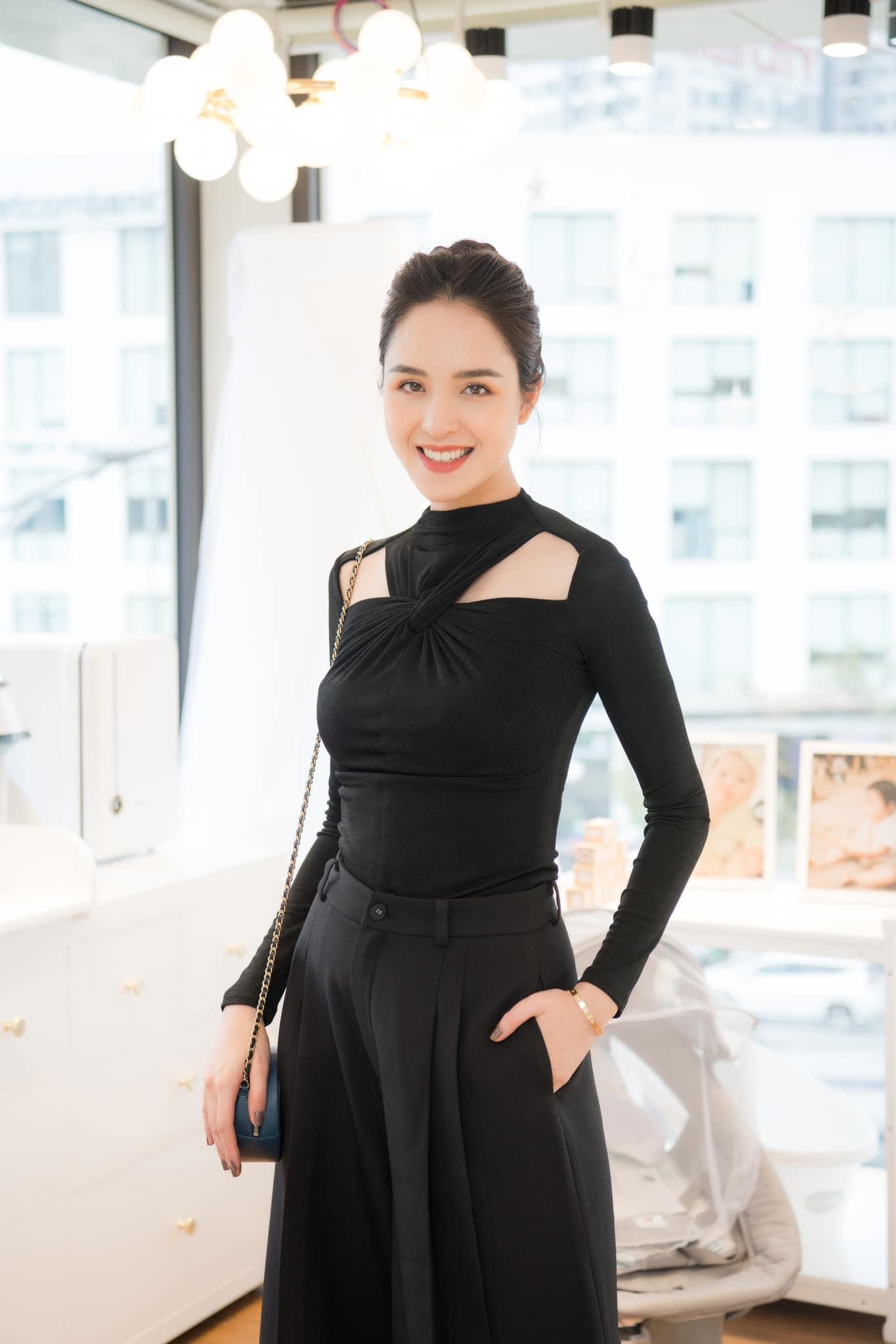 Gu thời trang thăng hạng ng&agrave;y c&agrave;ng n&oacute;ng bỏng, s&agrave;nh điệu của &Aacute; hậu 2 con Ho&agrave;ng Anh - Ảnh 13.