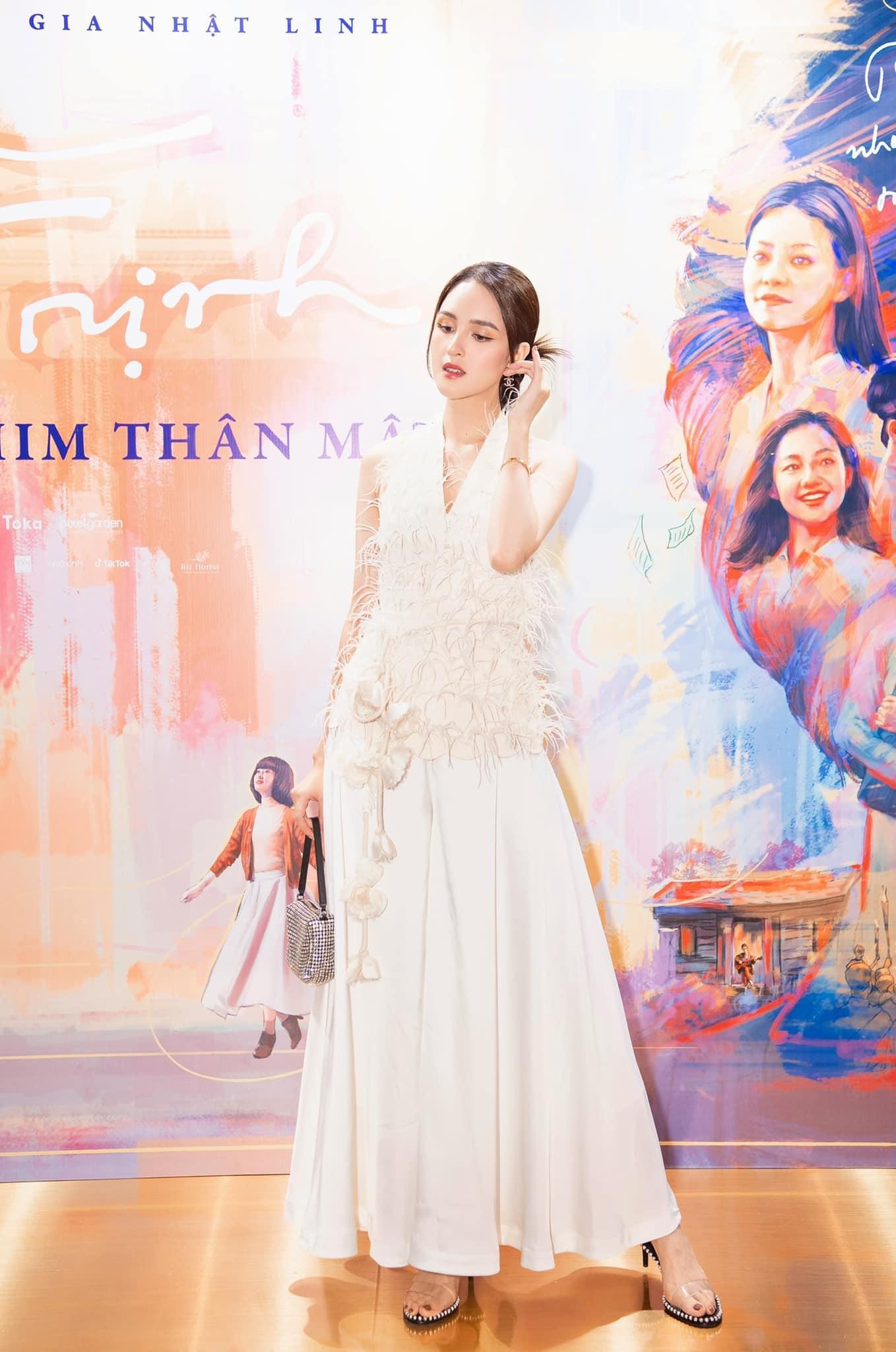 Gu thời trang thăng hạng ng&agrave;y c&agrave;ng n&oacute;ng bỏng, s&agrave;nh điệu của &Aacute; hậu 2 con Ho&agrave;ng Anh - Ảnh 3.