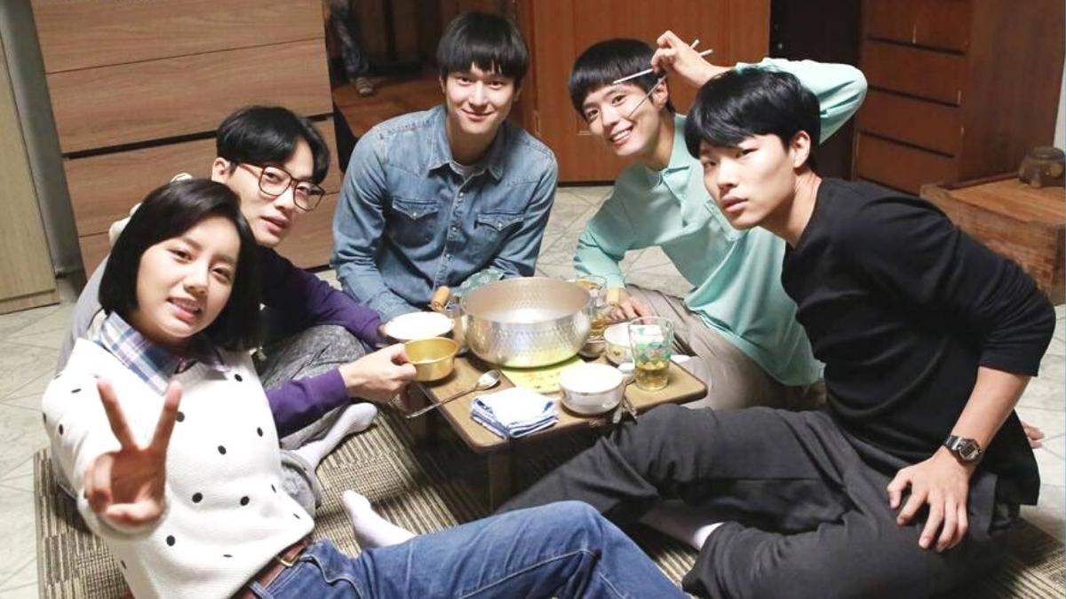 Suốt cuộc đời chỉ mong một t&igrave;nh bạn như hội Reply 1988: Thương nhau, th&acirc;n nhau từ phim đến đời! - Ảnh 3.