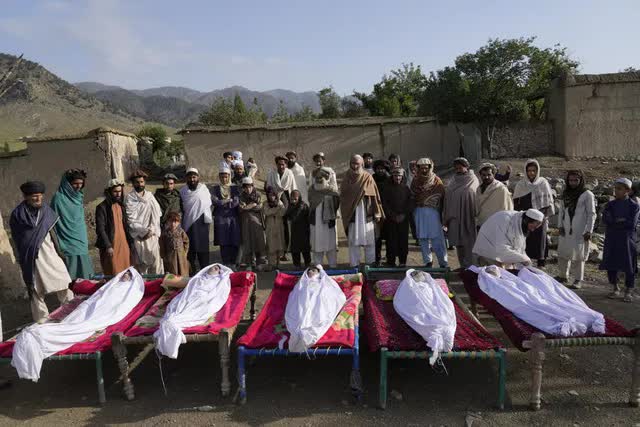 Afghanistan cảnh báo dịch bệnh bùng phát ở những người sống sót sau trận động đất - Ảnh 1.