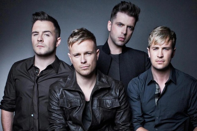 Khán giả vỡ òa vì lần đầu tiên Westlife và Backstreet Boys hát My Love, I Want It That Way - Ảnh 2.