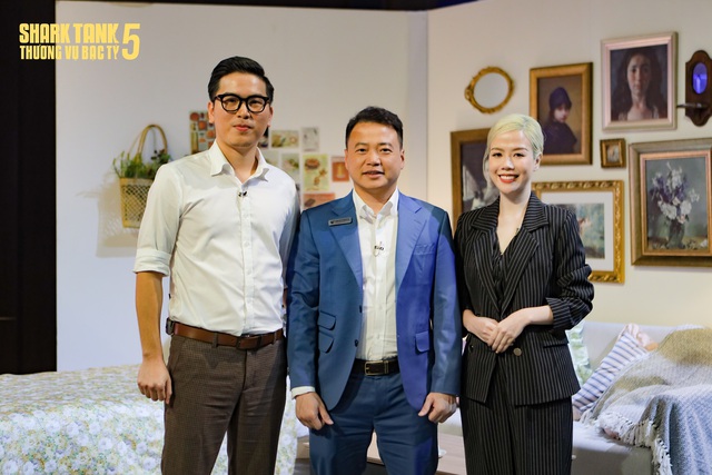 Startup cho thuê căn hộ lãng mạn lên Shark Tank gọi vốn: Shark Bình chê doanh thu 100 triệu đồng/tháng chẳng bõ, nhưng vẫn chốt kèo  - Ảnh 2.