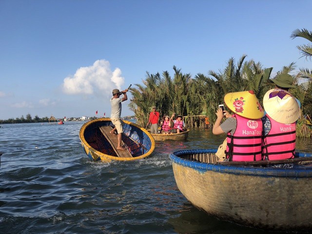Hanoi and Hoi An in the top 25 most interesting experiences in Asia - Photo 1.