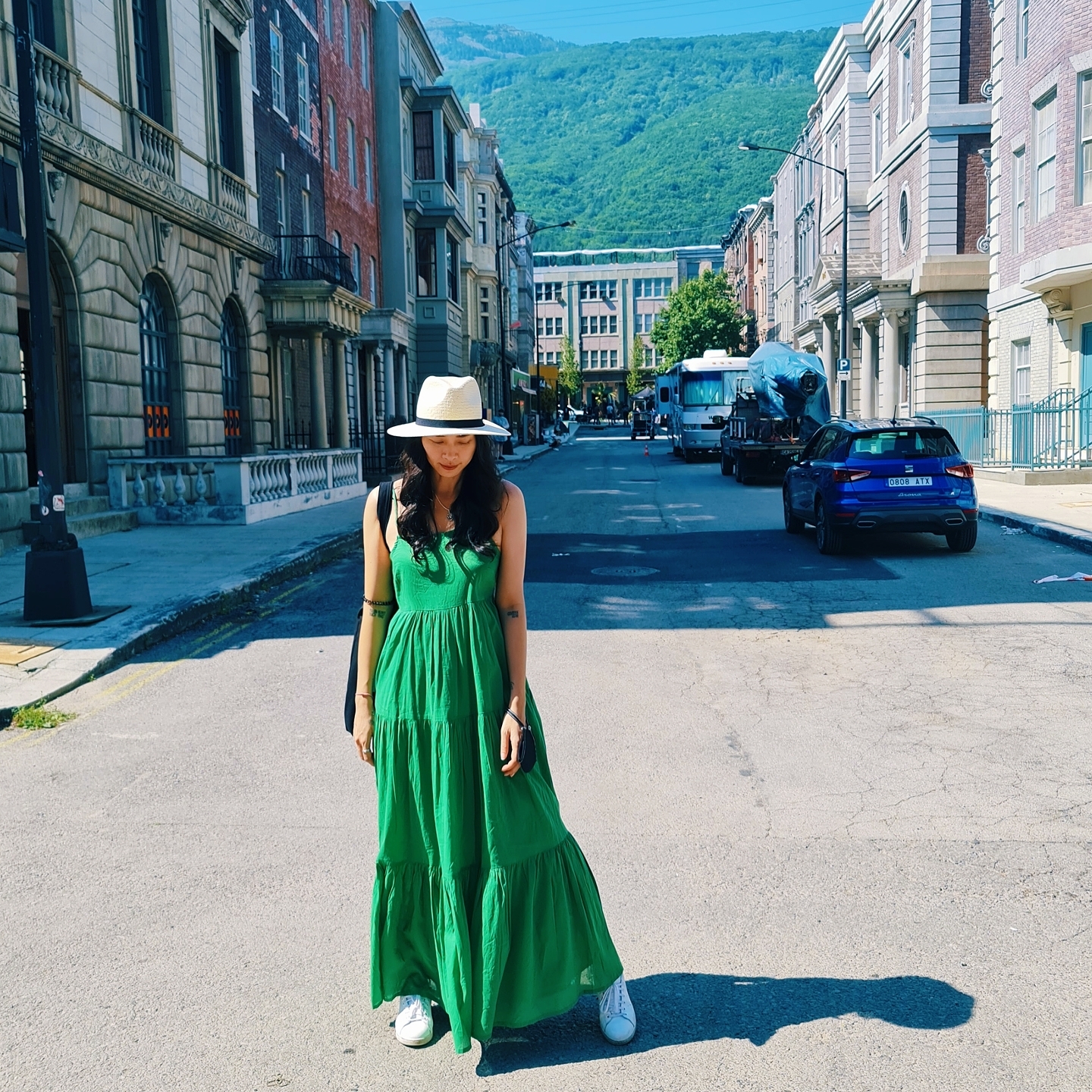 12 cách mặc váy maxi đi biển đẹp mãn nhãn của sao Việt - Ảnh 4. 12 cách mặc váy maxi đi biển đẹp mãn nhãn của sao Việt - Ảnh 4.